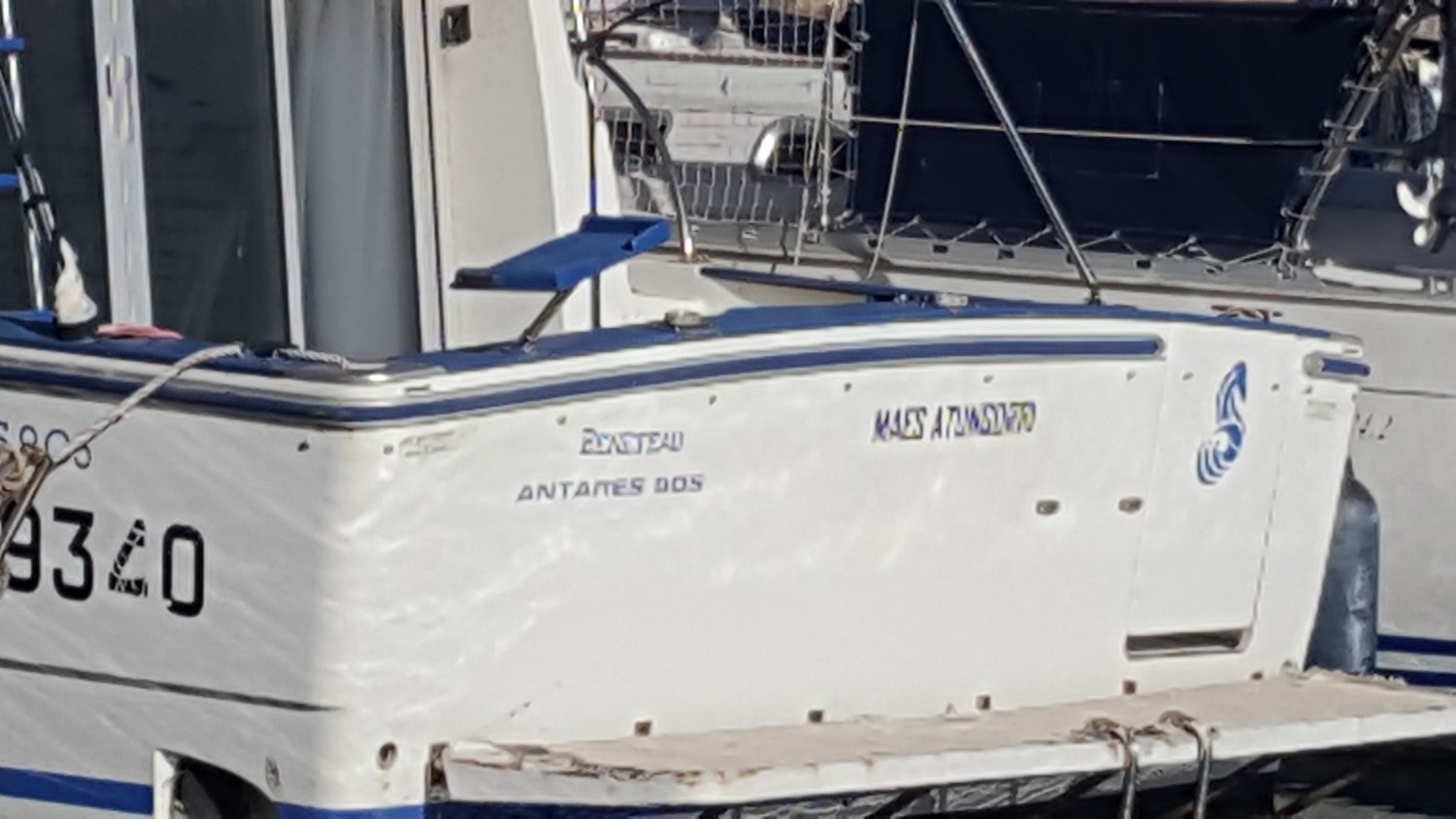 slider 2 Beneteau Antares 905 Fly